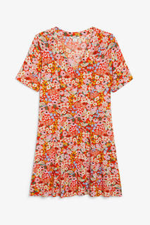 Приталенное платье с широкой юбкой в стиле ретро Monki