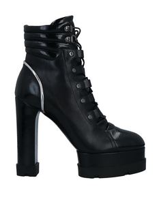 Полусапоги и высокие ботинки Casadei