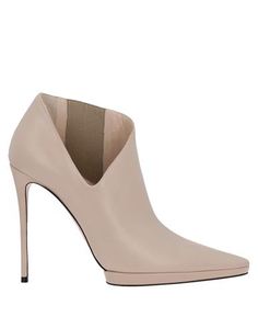 Полусапоги и высокие ботинки Casadei