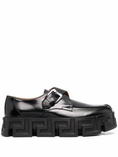 Versace лоферы с подошвой Greca