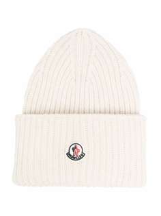 Moncler шапка бини в рубчик с нашивкой-логотипом