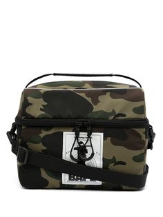 A BATHING APE® сумка с камуфляжным принтом и нашивкой-логотипом