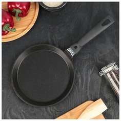 Сковорода блинная Kukmara d 20 см, диаметр дна 18 см, съемная ручка, антипригарное покрытие