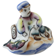 Семикаракорская статуэтка "Ловись рыбка" Аксинья