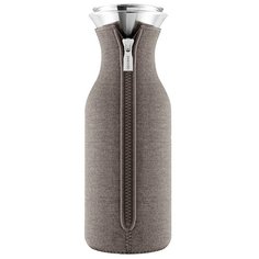 Графин Eva Solo Fridge Taupe в неопреновом текстурном чехле, 1 л (567994)