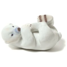 Фарфоровая фигура "Полярный медвежонок с лапой в пасти". Bing & Grondahl