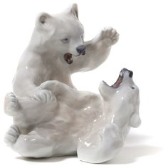 Фарфоровая фигура "Два белых медведя борются". Royal Copenhagen