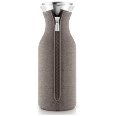 Графин fridge в неопреновом текстурном чехле 1 л taupe Eva Solo