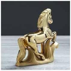 Статуэтка "Конь на траве", золотистый цвет, булат, 18 см Керамика ручной работы