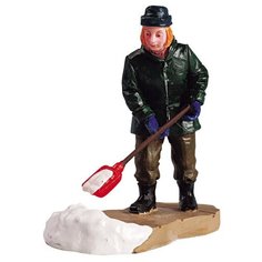Сувенир фигурка Уборка снега Lemax