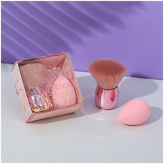 Кисть для макияжа со спонжем "Красота внутри" 8,9 х 4,9 х 8,9 см Арт Узор