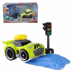 Машинка ABtoys АвтоСити с кнопкой запуска, блоком-препятствием, светофором, на батарейках, зеленая