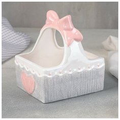 Конфетница "Тепло сердец" 13,5х11,5х15,5 см, цвет серый 4608114 Сима ленд