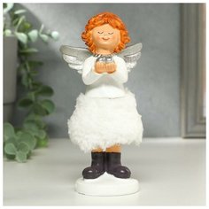 Сувенир полистоун "Ангелочек в меховой юбке с сердцем в руках" 13,8х6,7х4,7 см 4838679 Сима ленд