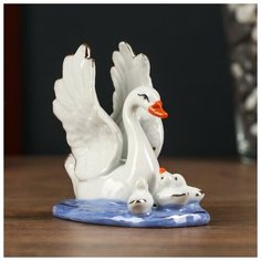 Сувенир керамика "Лебёдушка с детками" 9,6х6,3х8,8 см 254581 Сима ленд