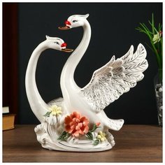 Сувенир керамика "Ухаживания лебедей" 30х12х28 см 4822391 Сима ленд