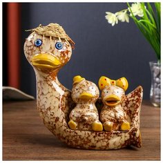 Сувенир керамика "Утка с детками в шляпке" 18х16х8 см 4134514 Сима ленд