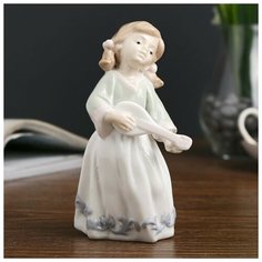 Сувенир керамика "Малышка с мандолиной" 13,5х6,5х6,5 см 4022101 Сима ленд