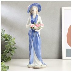 Сувенир керамика "Девушка в голубом платье и в шляпе с розами в руках" 30,5х11х10 см 3441662 Сима ленд