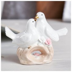 Сувенир керамика "Белые голубки с цветами" 8х9,5х3,5 см 3743066 Сима ленд