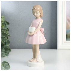 Сувенир керамика "Девочка в розовом платье с бантом, в руках сердце" 18х7,3х7,3 см 5078035 Сима ленд