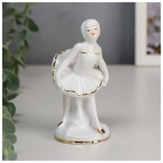 Сувенир керамика "Маленькая балерина в белоой пачке на разминк" 11,7х6,2х5,3 см 5066094 Сима ленд