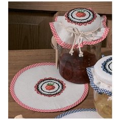 Салфетка Клубника набор для вышивания, набор из 2 шт. Permin