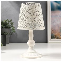 Подсвечник металл на 1 свечу "Абажур с цветами" белый 23х11х11 см 5500501 Сима ленд