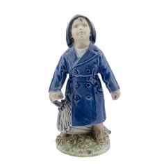 Статуэтка "Мальчик с зонтом", фарфор, роспись, мануфактура "Royal Copenhagen", Дания, 1979-1983 гг.