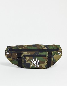 Сумка через плечо с камуфляжным принтом и символикой "NY" New Era-Зеленый цвет