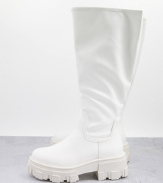 Белые массивные ботинки на плоской подошве ASOS DESIGN Wide Fit Carla-Белый