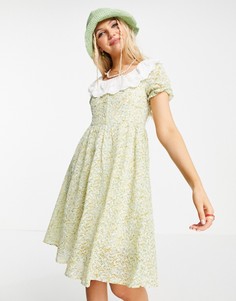 Зеленое платье мини с цветочным принтом и оборкой на горловине Urban Revivo-Зеленый цвет