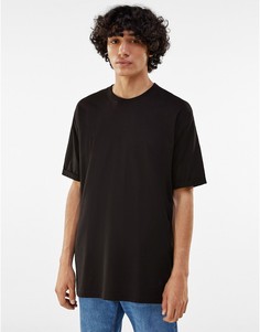 Черная удлиненная футболка Bershka-Черный цвет