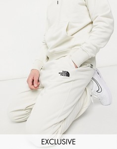 Oversized-джоггеры кремового цвета The North Face Essential эксклюзивно для ASOS-Белый