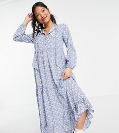Ярусное платье макси с присборенной юбкой и цветочным принтом Urban Threads Petite-Голубой