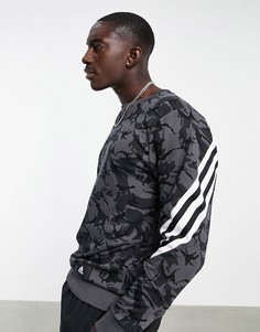Серый камуфляжный свитшот с тремя заворачивающимся полосками adidas Training