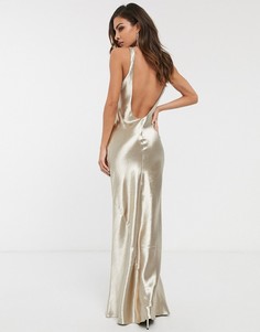 Атласное платье макси цвета шампанского косого кроя с овальным вырезом на спине ASOS DESIGN-Золотистый