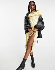 Желтое платье со сборками на груди и пышными рукавами Missguided-Желтый