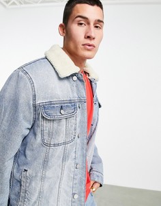 Выбеленная джинсовая куртка с подкладкой из искусственного меха ASOS DESIGN-Голубой