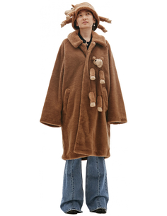 Пальто из верблюжьей шерсти с пришитой игрушкой Doublet