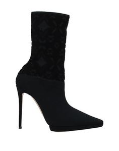 Полусапоги и высокие ботинки Casadei