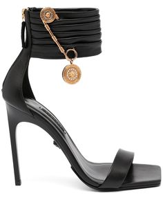 Versace босоножки с декором Safety Pin