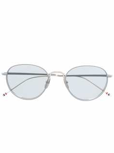 Thom Browne Eyewear солнцезащитные очки TBS119 в круглой оправе