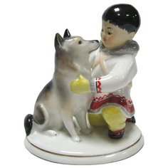 Скульптура. Императорский фарфоровый завод. Якут с собакой. 13,6 см.