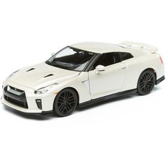 Bburago Машинка металлическая 2017 Nissan GT-R, 1:24, белый металлик