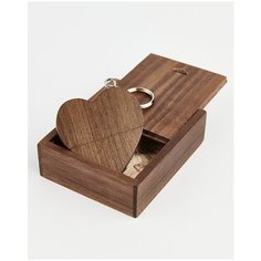 Флешка Орех 32 GB 3.0 "Сердце брелок" в подарочной коробке BambooWood