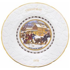 Тарелка из рождественской серии "Игра в снежки", фарфор, деколь, фирма "Coalport", Англия, 1978 г.