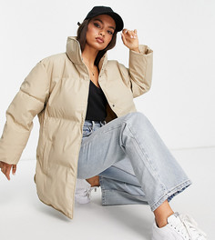 Бежевый прорезиненный oversized-пуховик ASOS DESIGN Petite-Светло-бежевый цвет