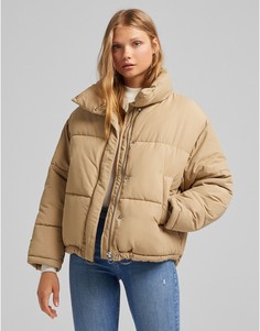 Бежевый пуховик в стиле oversized Bershka-Коричневый цвет