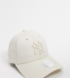 Светлая кепка с однотонным логотипом "NY" New Era Exclusive 9Forty-Белый